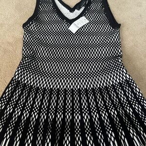 White House Black Market Black and White Sleeveless Top, XS